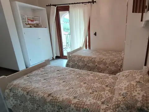 Casa 10 ambientes con 6 baños