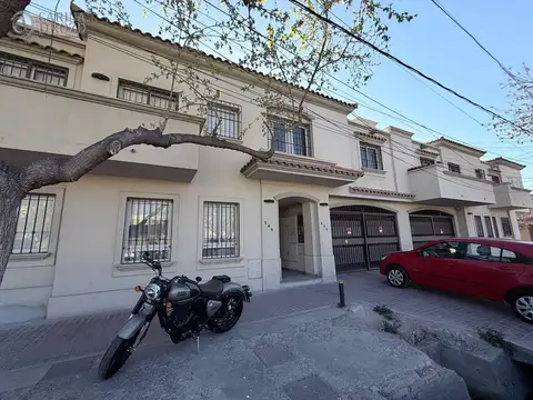 Departamento en alquiler c/ cochera en Godoy Cruz