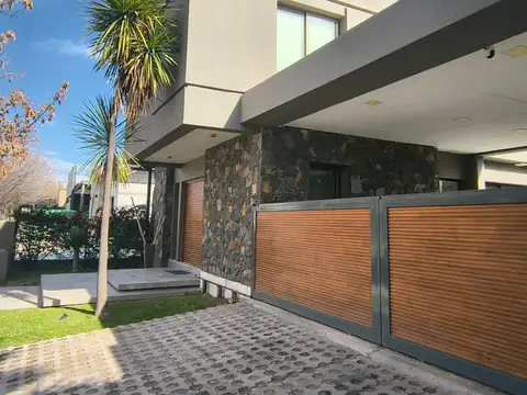 Casa en Venta en Luján de Cuyo, USD 365.000