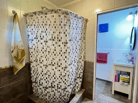 Casa 3 ambientes con 2 baños