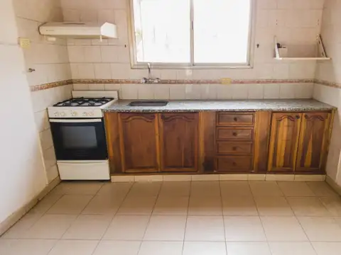 Casa 3 ambientes con 1 baño
