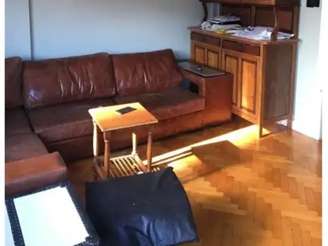 Semipiso de 3 ambientes en edificio histórico de Avellaneda,