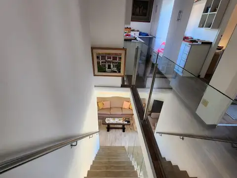 Casa en Alquiler con 2 cocheras