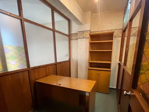 Oficina 4 ambientes con 1 baño