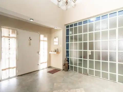 Depto Tipo Casa en Venta con 1 cocheras