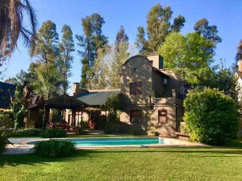 Casa  en Venta ubicado en Campos de Alvarez, Moreno