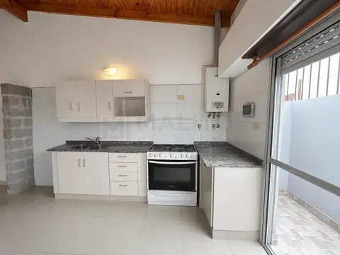 Depto Tipo Casa en Alquiler de Monoambiente