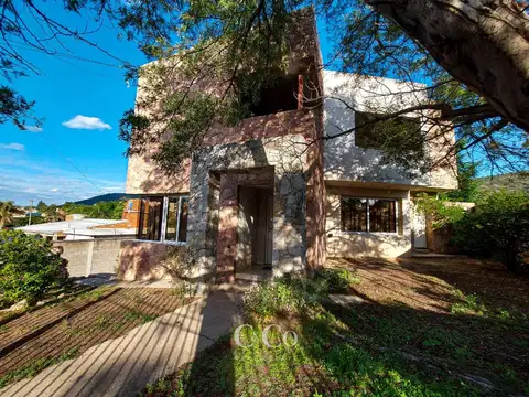 Complejo de 4 unidades en venta ubicado en Miguel Muñoz - Villa Carlos Paz