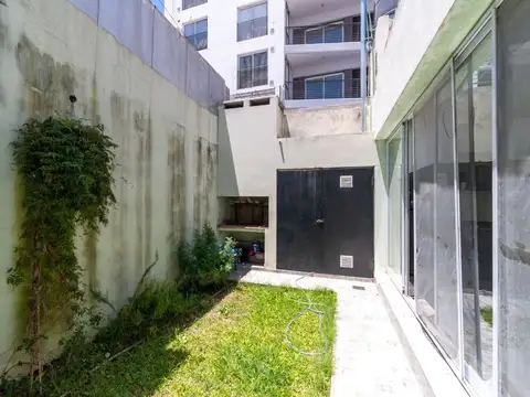 CASA DE PASILLO EN VENTA 2 DORMITORIOS REP. SEXTA
