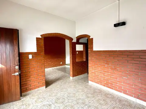 Casa en Alquiler con 1 cochera