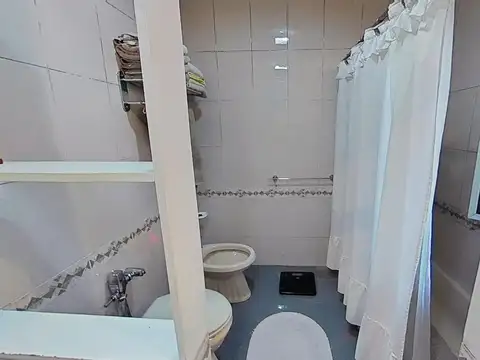Bella Vista. Casa 4 amb. lote 400 m2.