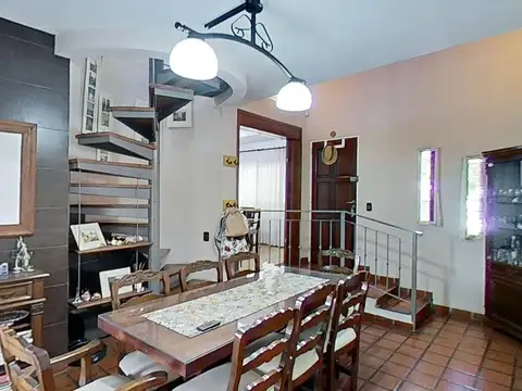 Bella Vista. Casa 4 amb. lote 400 m2.