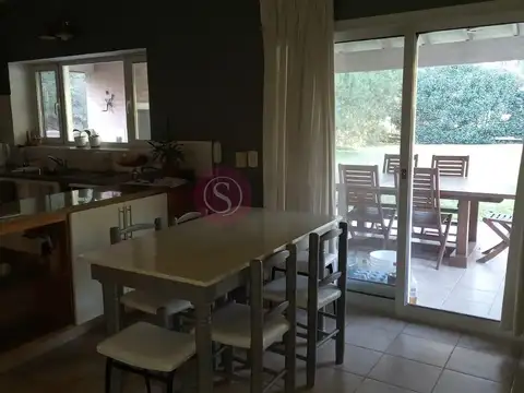 Casa 6 ambientes con 3 baños