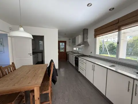 Casa en Venta con 5 cocheras