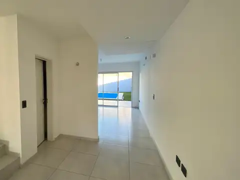 Alquilo Duplex, 3 Dor, 3 Baños, Pileta. Seguridad 24 Hs Chacra del Norte 2