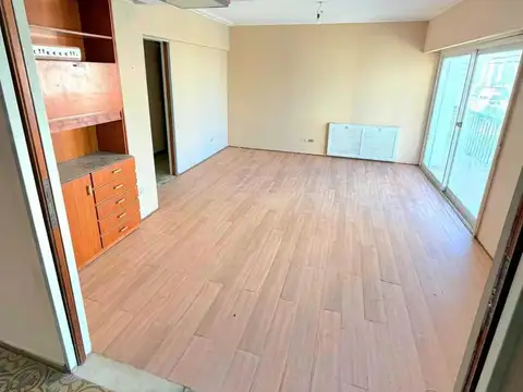 Departamento 6 ambientes con 2 baños