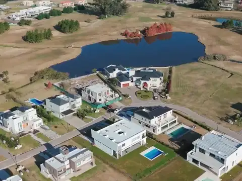 Terreno en Venta de 893,0 m2