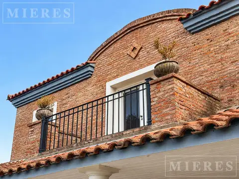 Casa en Venta con 4 cocheras