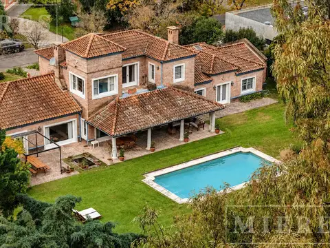 Impecable casa en venta en Martindale al Driving