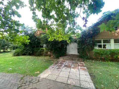 Casa en alquiler anual en Martindale con vista al golf - Teresa Urdapilleta Propiedades