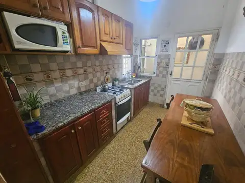 Casa 4 ambientes con 1 baño