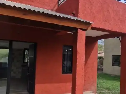 Complejo de tres unidades a ESTRENAR de 3amb c/u a 50mts del rio.