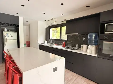 Casa en Venta en El Cantón - Barrio Puerto, USD 275.000