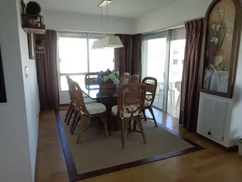 Departamento 4 ambientes con 2 baños