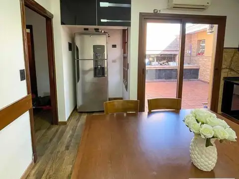 Casa 6 ambientes con 2 baños
