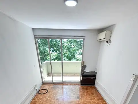 Departamento de 2 ambs al fte con balc a mts Hospital Piñero