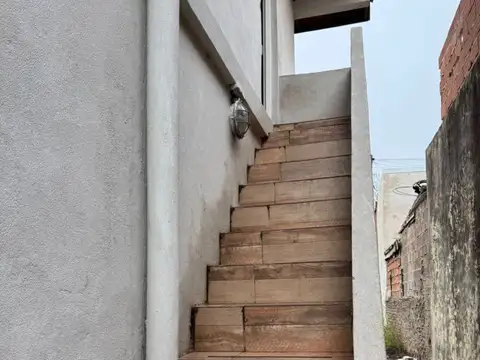 Departamento en Alquiler en Villa De Mayo, $ 550.000