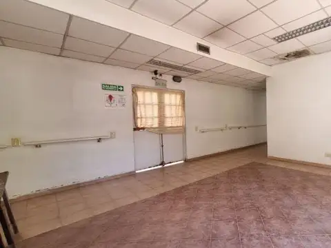 Casa 20 ambientes con 9 baños