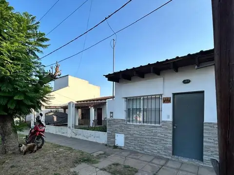 VENTA CASA +PH EN MERCEDES