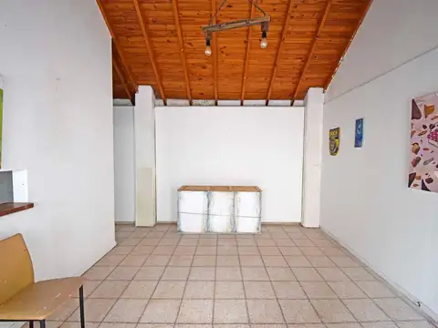 Muy buen PH con patio sin expensas !