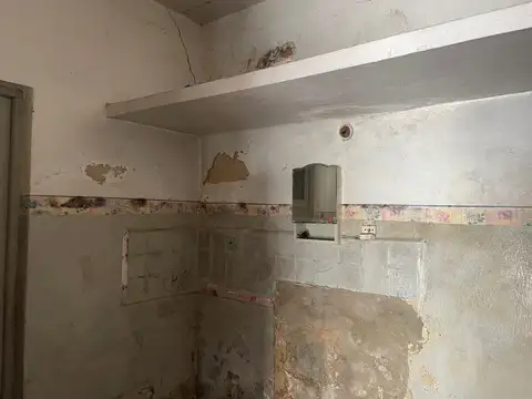 CASA Y LOCALES COMERCIALES EN VENTA A RECICLAR