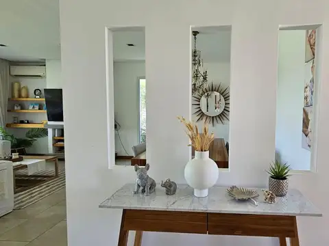 Casa 4 ambientes con 3 baños