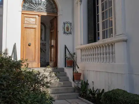 Casa 35 ambientes con 18 baños