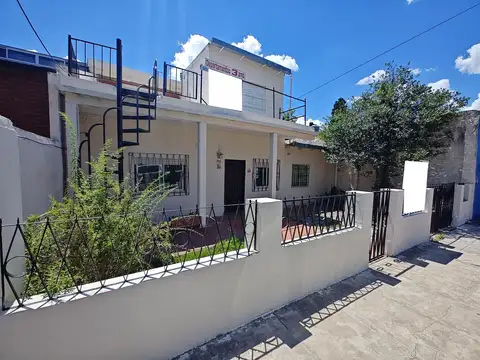Casa y Dto. en venta en G. Catan