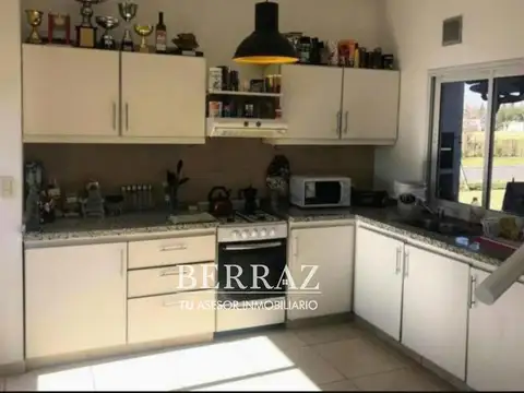 Casa 6 ambientes con 3 baños