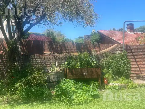 Casa en Venta con 4 cocheras