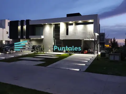 Hermosa Casa en venta en El Principado con 4 dormitorios y piscina NUEVO VALOR! Amoblada!