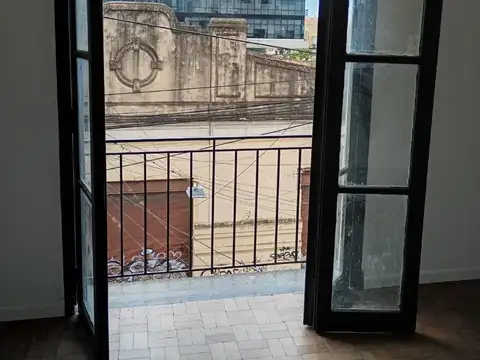 25 De Mayo 2200
