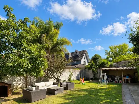 Oportinidad Casa de 3 Ambientes 2 cocheras 350 M2  80M2 cubiertos