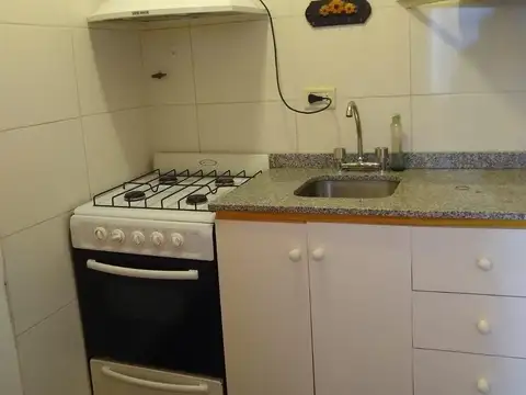 ALQUILER MONOAMBIENTE CON BALCÓN ATERRAZADO MUY LUMINOSO  