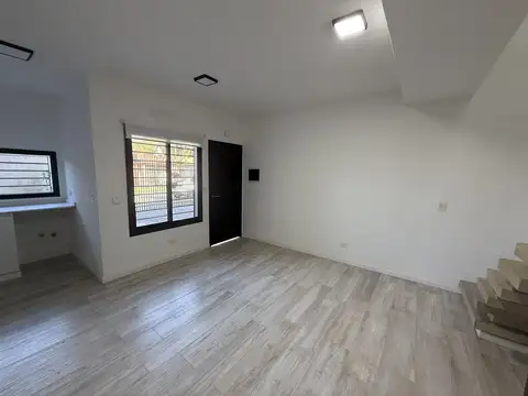 Departamento en Alquiler con 1 cocheras