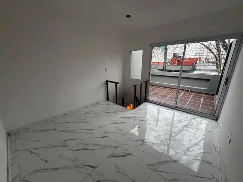 Depto Tipo Casa 2 ambientes con 1 baño