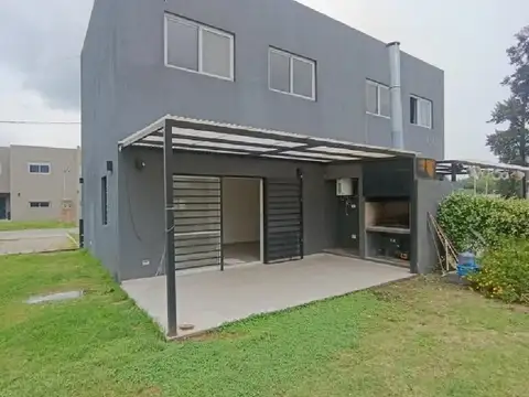 Casa en Alquiler en Las Casuarinas de 4 Ambientes