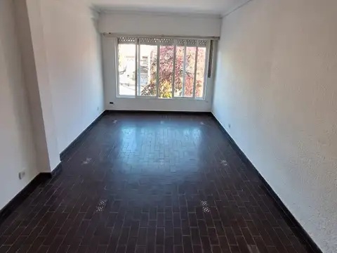 Departamento en Alquiler en Villa Luzuriaga, $ 600.000