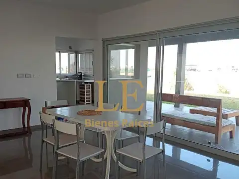Casa en Venta con 5 cocheras
