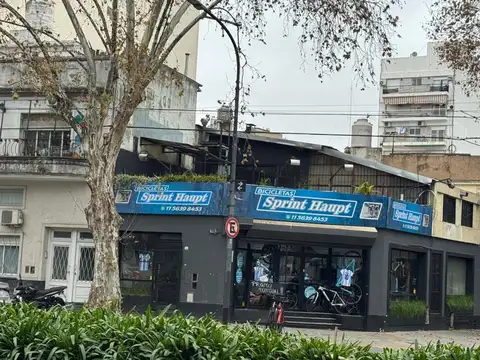 GALPON 310 M2 AV JUAN B JUSTO 4350
